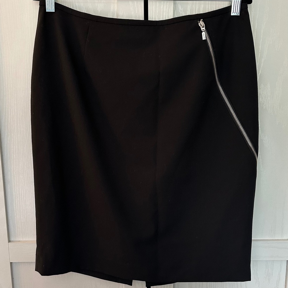 Calvin Klein Sleek Black Pencil Skirt Women's Size 10 Career Zipper Accents